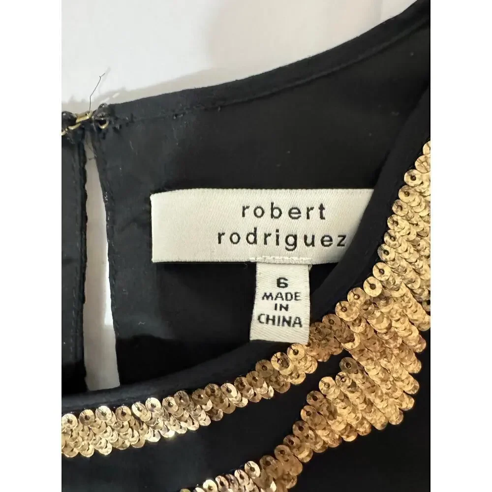 Elegant Black and Gold Sleeveless Dress - Picture 3 of 5